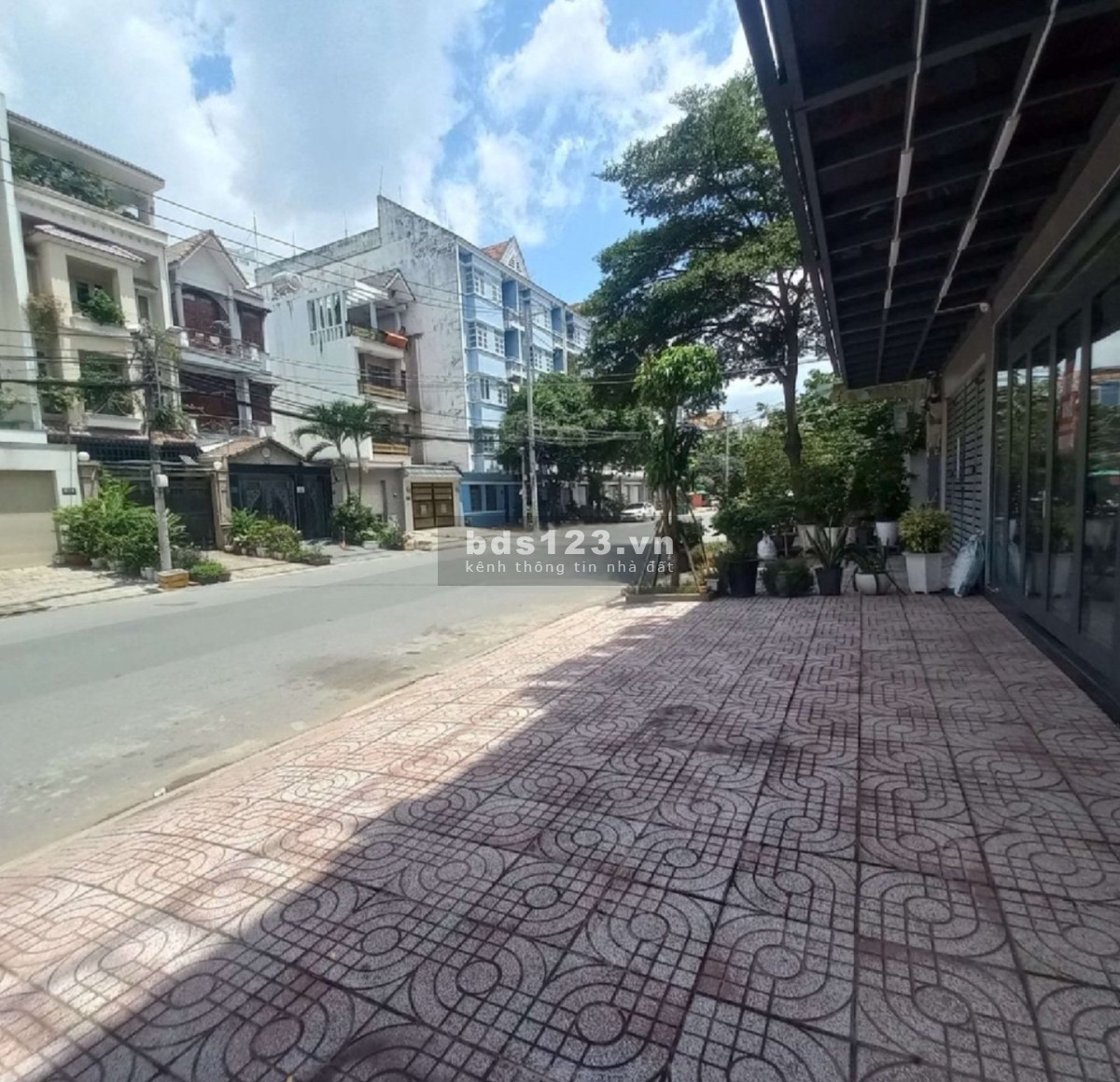 Mặt bằng 200m2 mặt tiền đường khu Phú Thuận