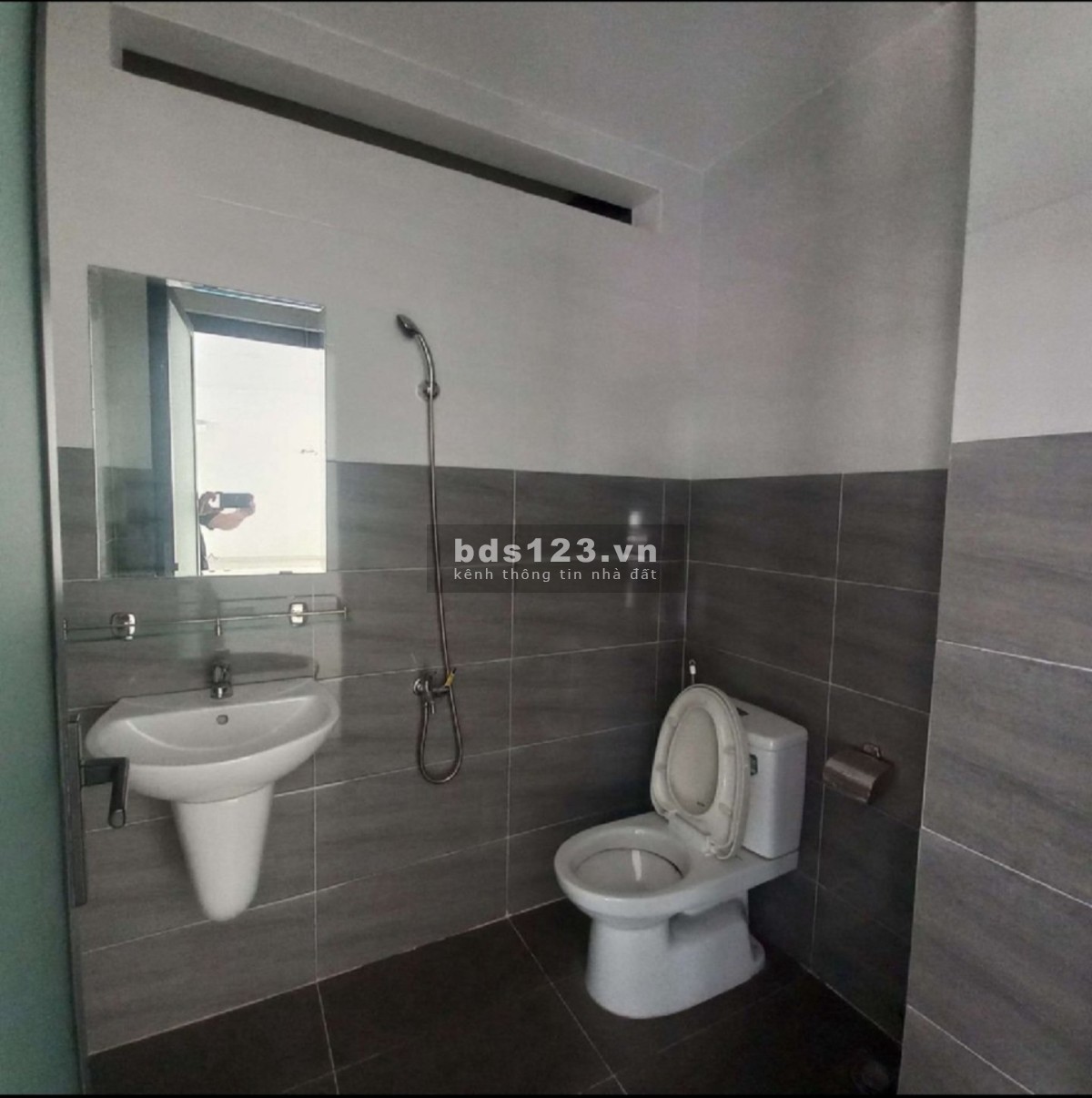 Mặt bằng 200m2 mặt tiền đường khu Phú Thuận