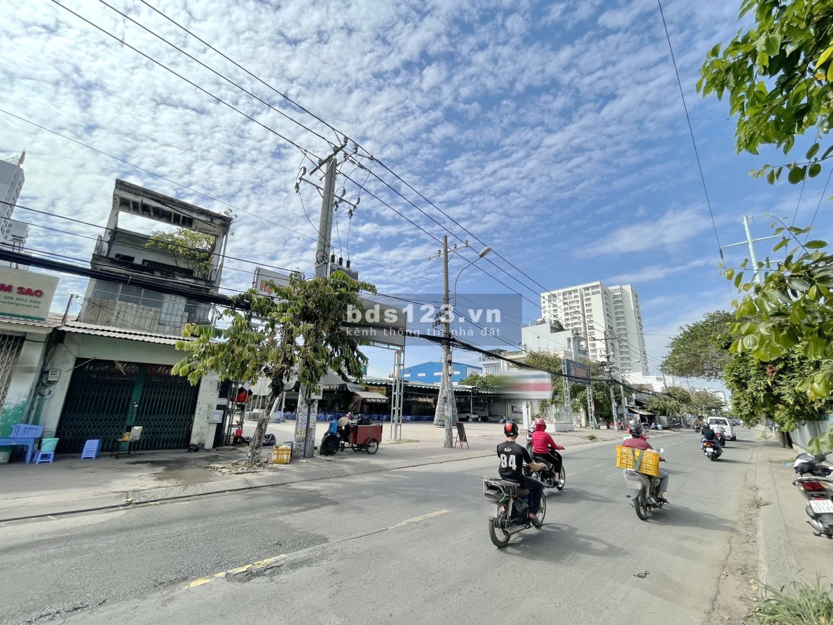 Bán lô đất góc 2000m² mặt tiền view sông 385 Trần Xuân Soạn Quận 7 giá 208 tỷ