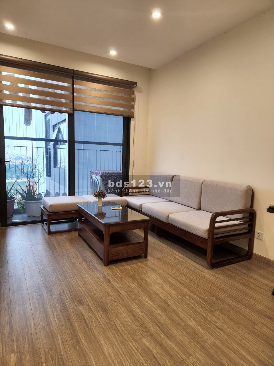 Chính chủ bán cắt lỗ căn 1 phòng ngủ + 1 Sakura 2.150 Vinhomes Smart City.