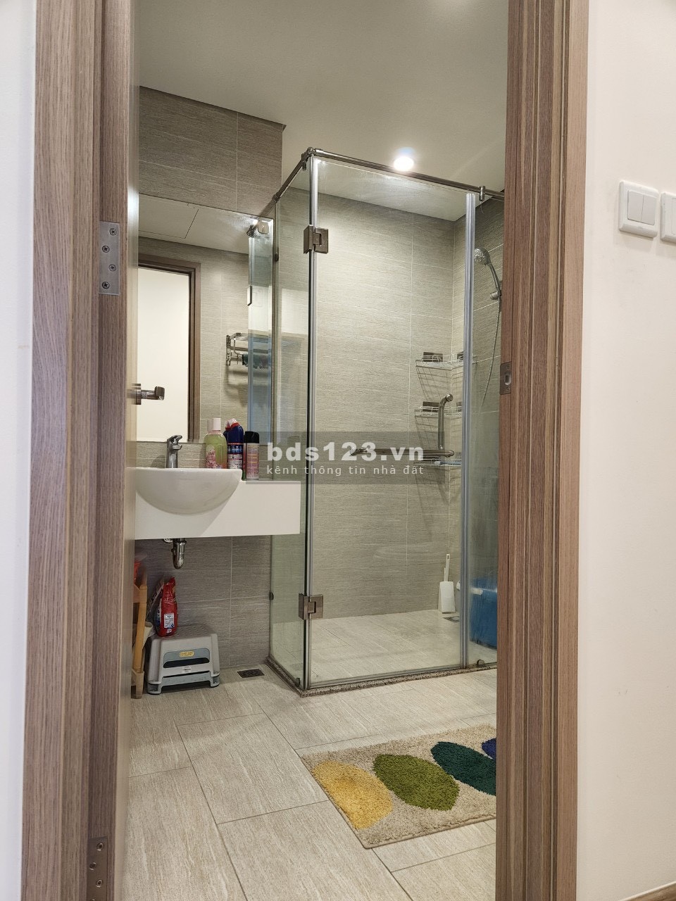 Chính chủ bán cắt lỗ căn 1 phòng ngủ + 1 Sakura 2.150 Vinhomes Smart City.