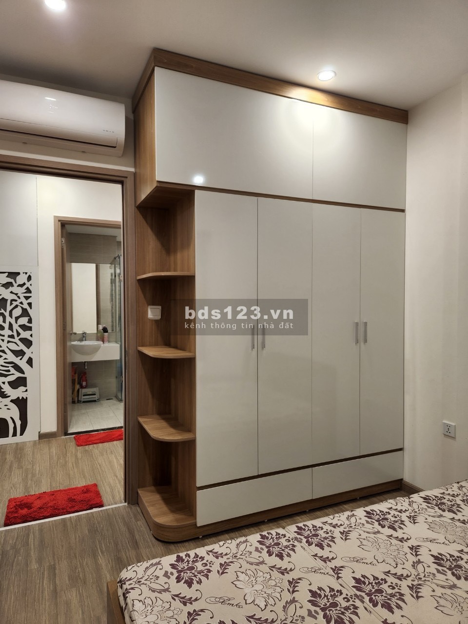 Chính chủ bán cắt lỗ căn 1 phòng ngủ + 1 Sakura 2.150 Vinhomes Smart City.