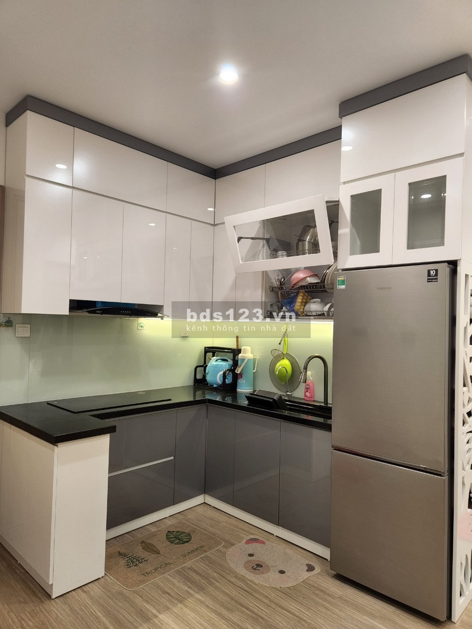 Chính chủ bán cắt lỗ căn 1 phòng ngủ + 1 Sakura 2.150 Vinhomes Smart City.