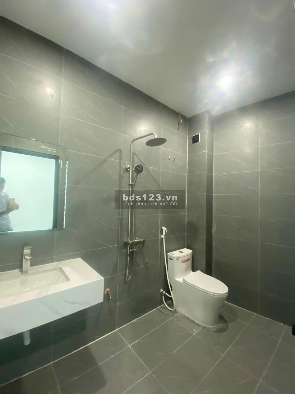 Bán nhà đẹp 3 tầng mới xây tài chính công nhân