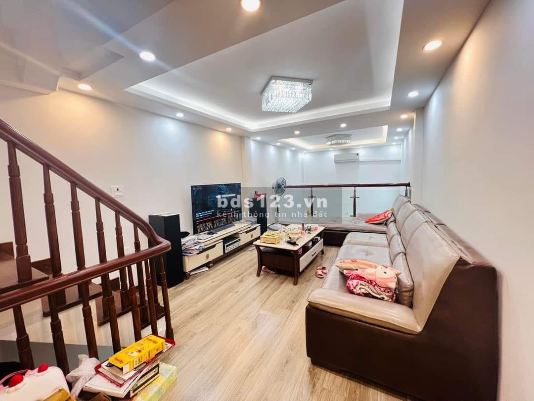 Bán nhà phố Thanh Nhàn, kinh doanh tuyệt đỉnh, nhỉnh 5 t.ỷ