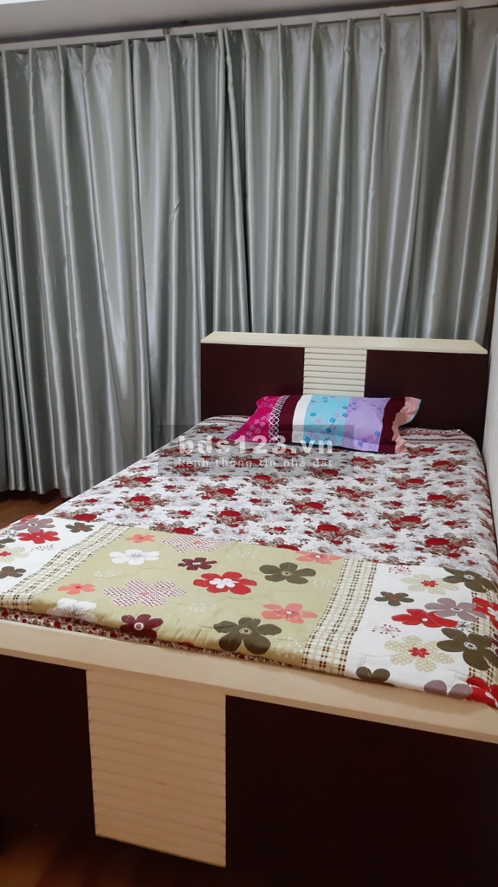 Cho thuê căn hộ Hùng Vương Plaza, 126 Hồng Bàng, Q.5, 132m2, 20tr. LH: Linh 0902505279