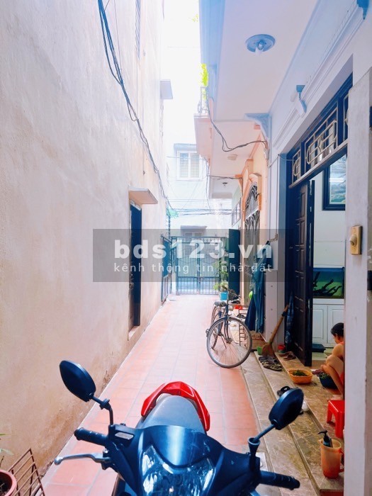 36m2 - 4 tầng - mt 4m - giá 4 tỷ. Nhà đẹp, giá siêu rẻ tại Khương Đình - Thanh Xuân