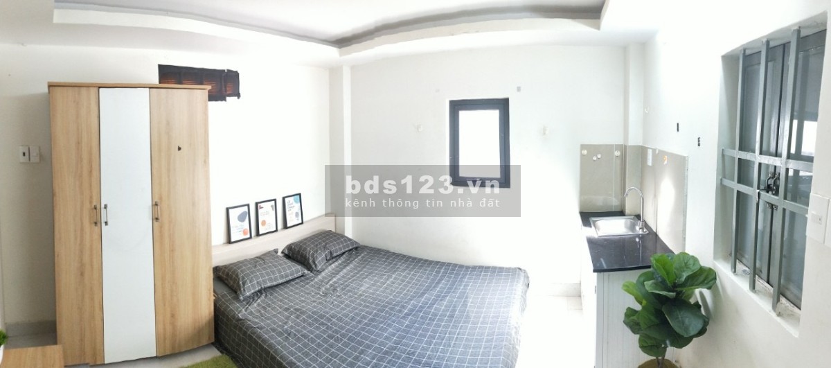 Căn hộ Studio đầy đủ tiện nghi. Rộng sạch sẽ có cửa sổ lớn. 1/11 trống. 3tr4 (có tủ lạnh) ko giường