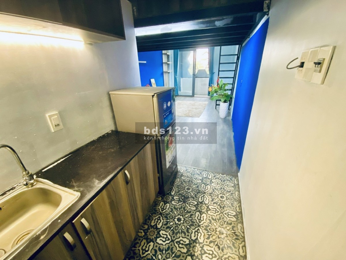 Căn hộ Duplex, đầy đủ tiện nghi, ban công thoáng mát. Dọn vào ở ngay, 5tr7 (có tủ lạnh + máy giặt)