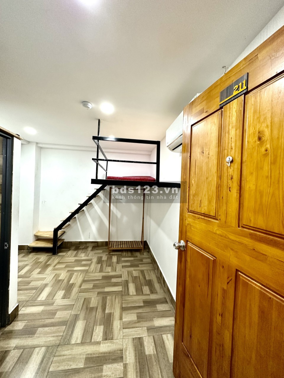Cho thuê căn hộ Duplex nội thất cơ bản có cửa sổ Quận 7
