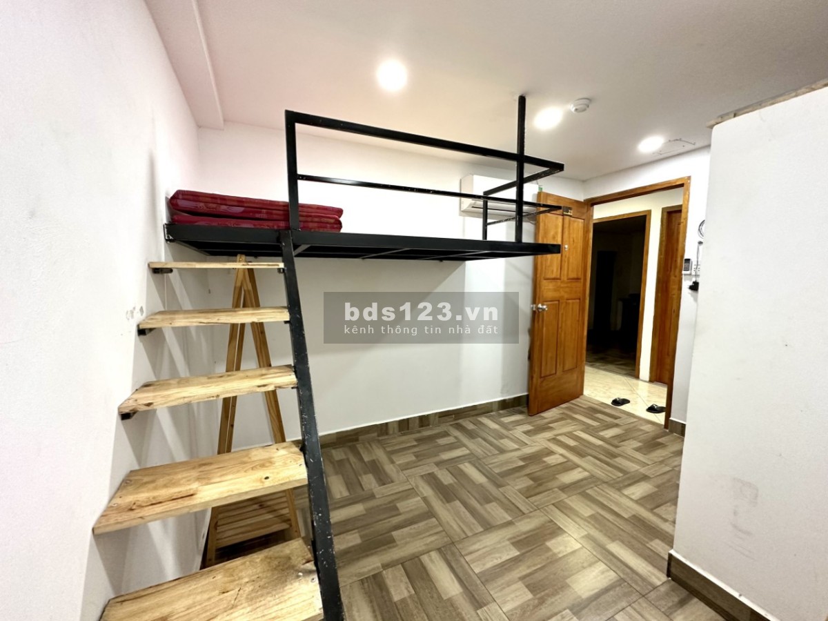 Cho thuê căn hộ Duplex nội thất cơ bản có cửa sổ Quận 7