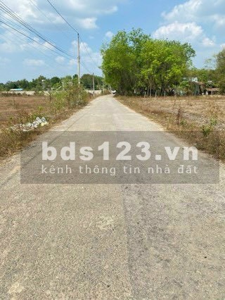 Tôi chính chủ cần bán gấp lô đất 2 mặt tiền đường tại Bình Dương