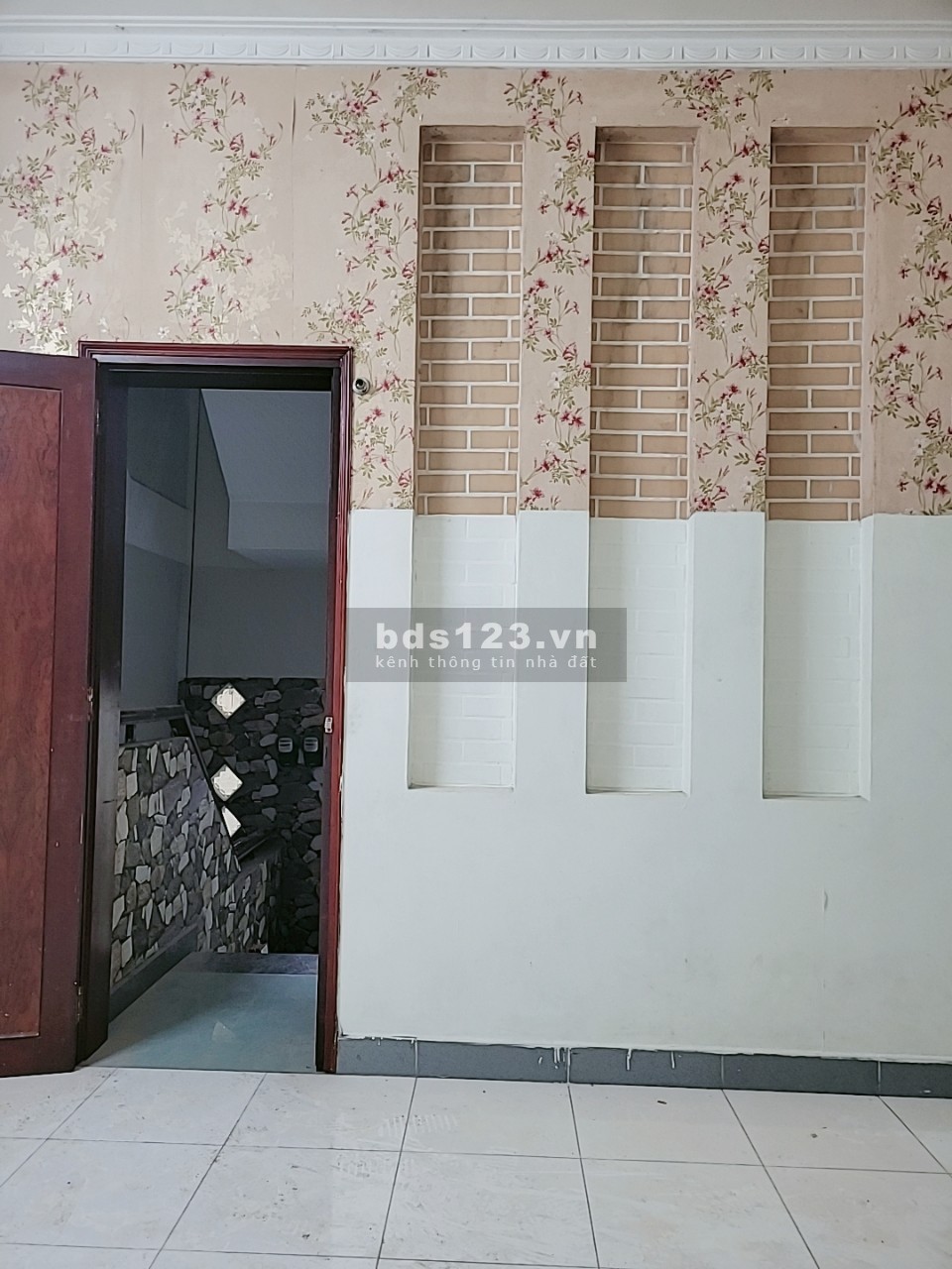 Giá 3.800.000 (có máy lạnh, máy nóng lạnh, kệ bếp) CHDV mới xây quận 7