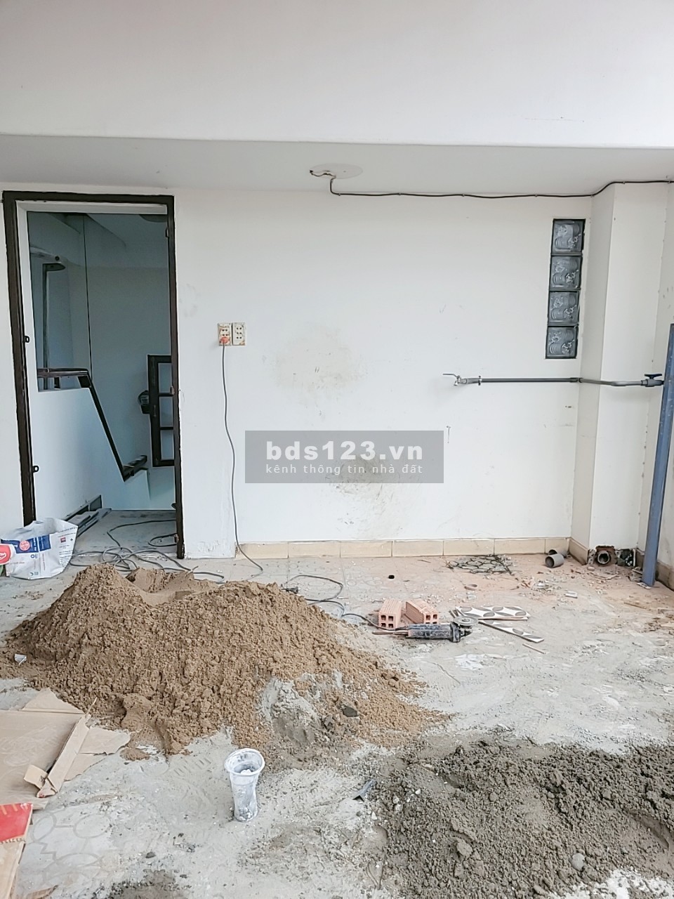 Khai trương căn hộ dịch vụ 4.700.000 (có sẵn máy lạnh, máy nóng lạnh, kệ bếp )