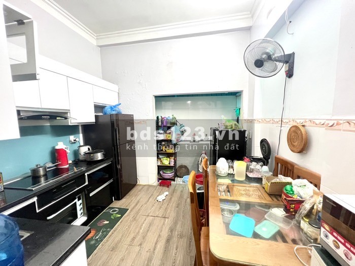 Bán nhà Lĩnh Nam, Hoàng Mai, cách ô tô 15m, thoáng trước sau 36 m2, 3 tỷ 500