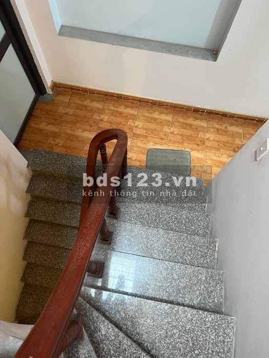 Bán nhà Lĩnh Nam, Hoàng Mai, cách ô tô 15m, thoáng trước sau 36 m2, 3 tỷ 500