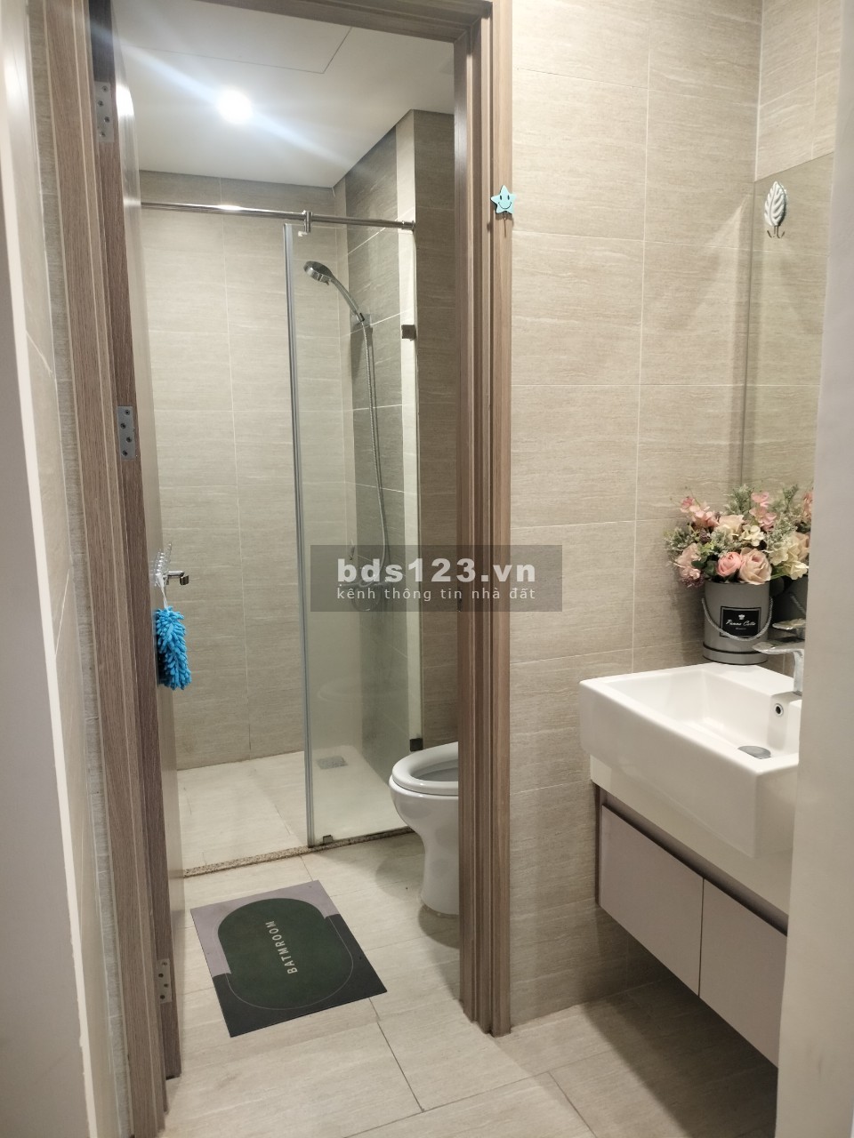 Cần bán căn hộ 2PN1WC full đồ 2 tỷ 380 tòa S105 Vinhomes Smart City