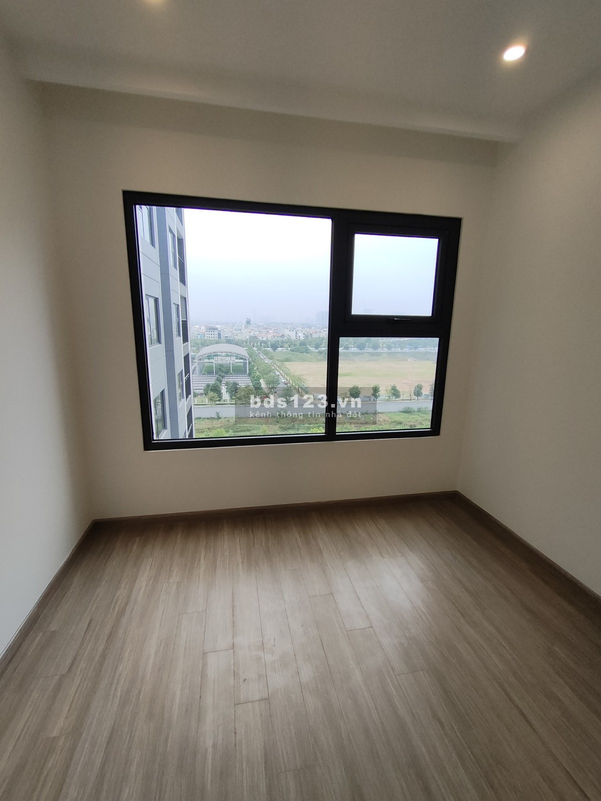 Bán gấp căn góc 2 ngủ, 63m2, giá 2.750 tỷ tại Vinhomes Smart City.