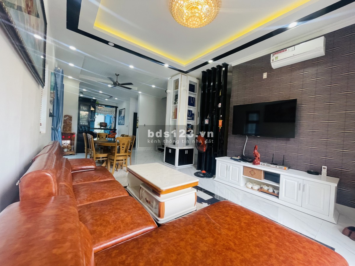 Bán biệt thự đẹp Full nội thất KĐT Phước Long A, giá chỉ 9.5 Tỷ