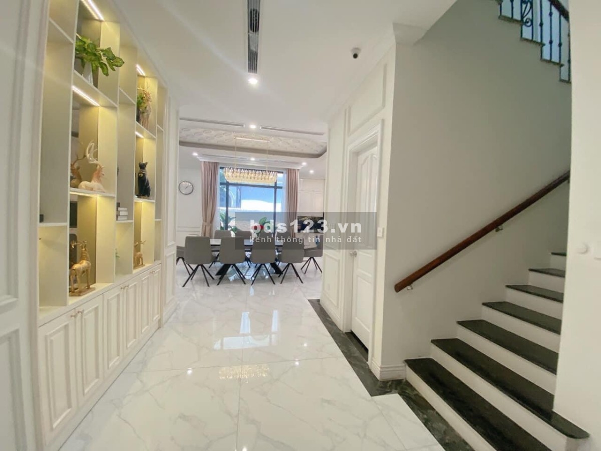 Bán biệt thự đơn lập 309m2 khu Vip Ngọc Trai nội thấ cao cấp giá 60.86 tỷ Vin Gia Lâm (0985941715)
