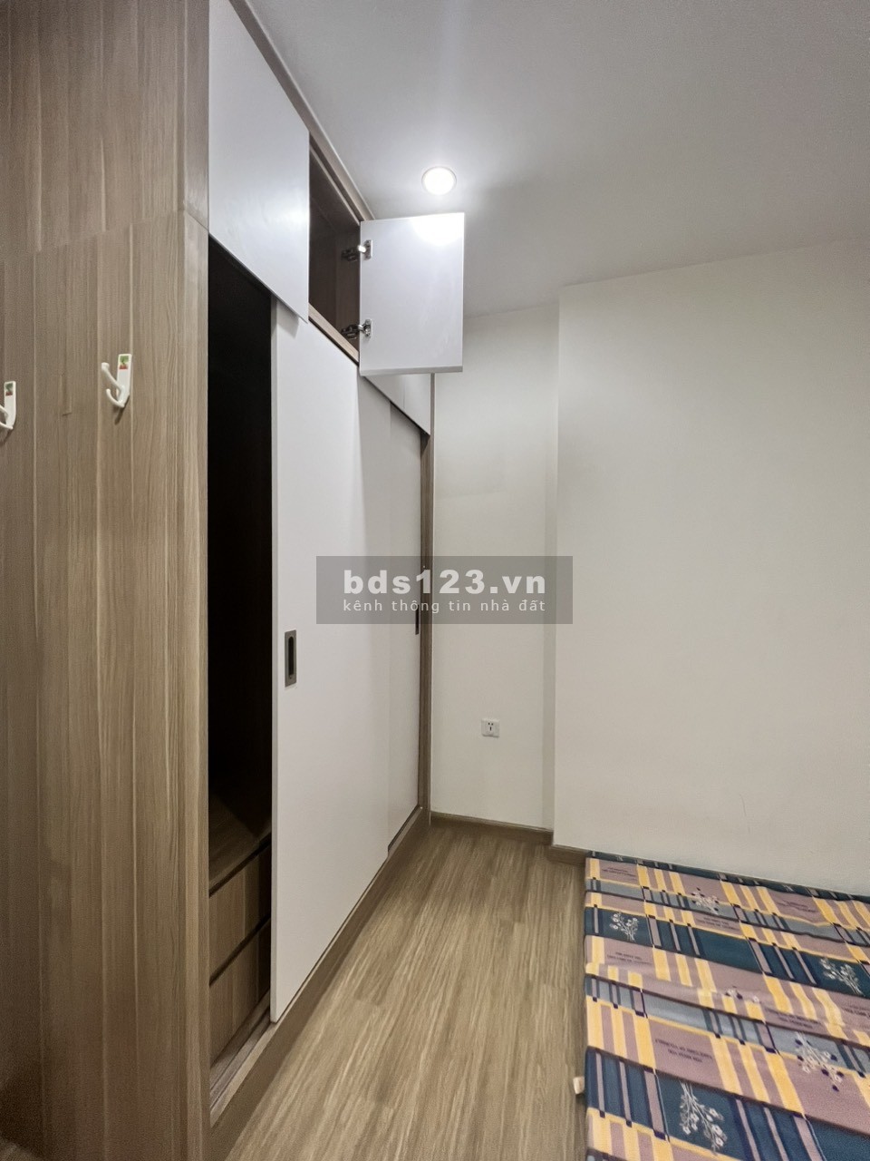 Bán căn hộ 2PN 54M tòa S205, tầng trung view thoáng mát tại Vinhomes Smart City giá 2.45 tỷ TV.
