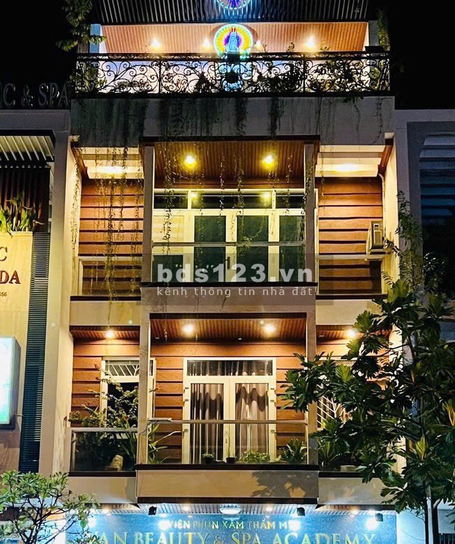 Bán nhà 4 tầng mặt tiền Hoàng Cầm KĐT Vĩnh Điềm Trung giá tốt 9.9 Tỷ