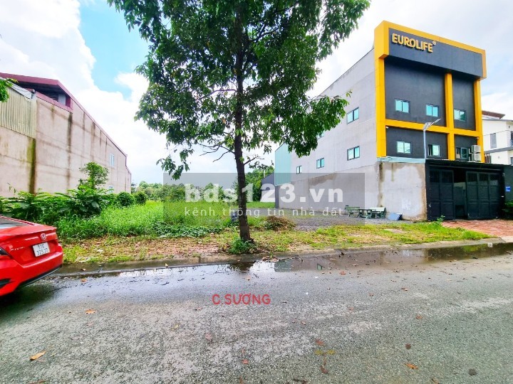 Chính chủ sang gấp đất view sông SG. Ngay cầu Vĩnh Bình. Giá bán đất chỉ 3 tỷ 450 triệu.
