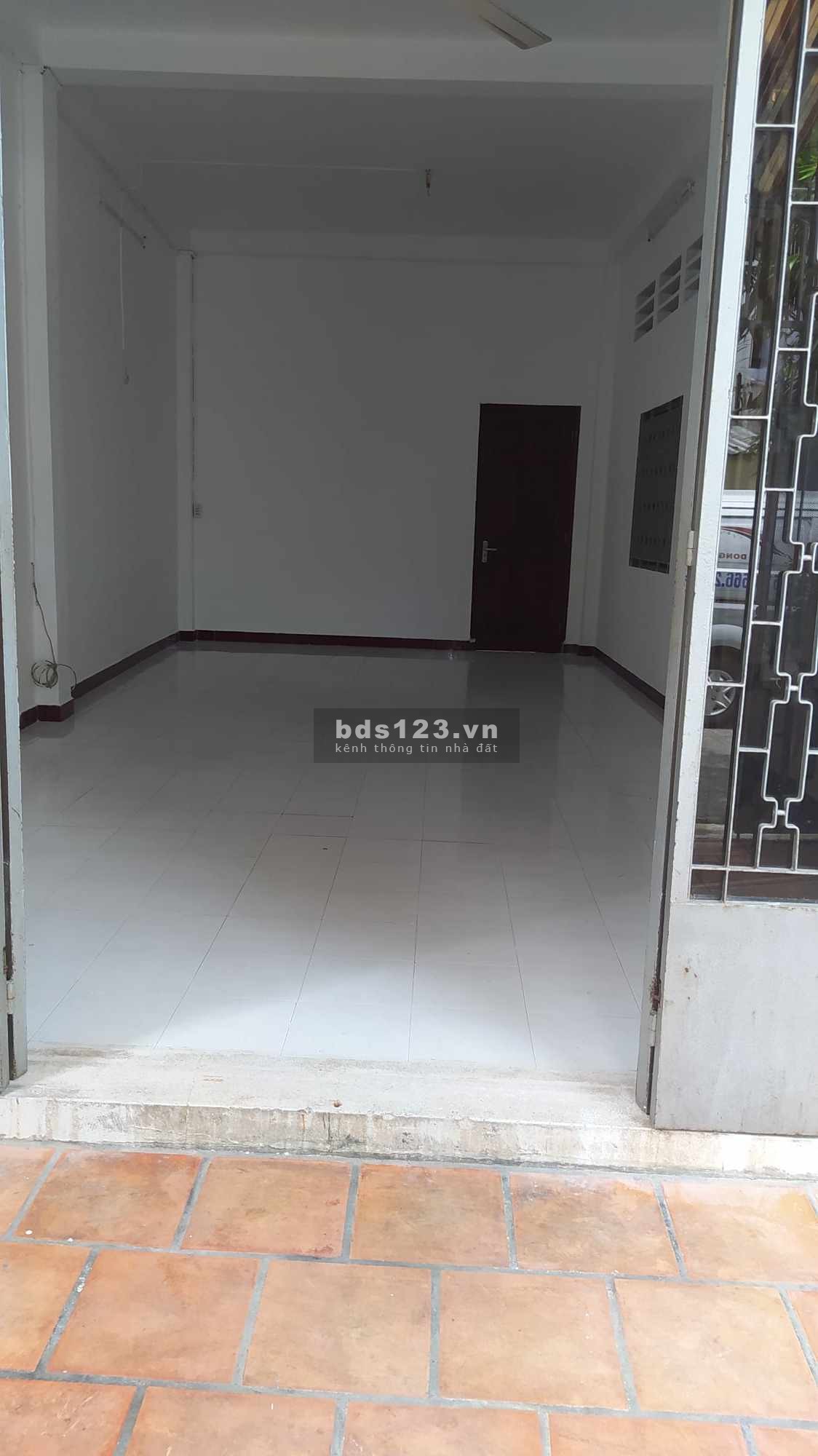 Cho thuê mặt bằng làm văn phòng, kho hàng, lớp học 32m2 gần Etown