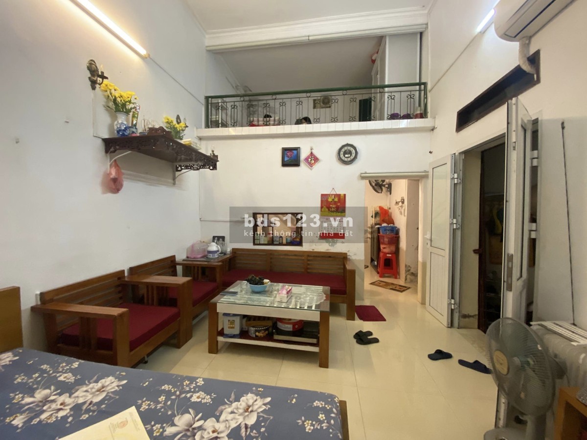 Nhà lô góc - ngõ thông giá đầu tư, 50m² x 2 tầng, chưa đến 4 tỷ.