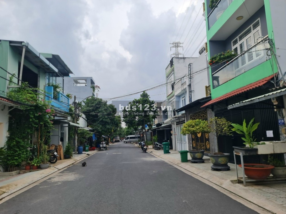 Bán gấp nhà diện tích 5 x 33m, mặt tiền đường nhựa 10m, TTH quận 12, giá 4,85 tỷ