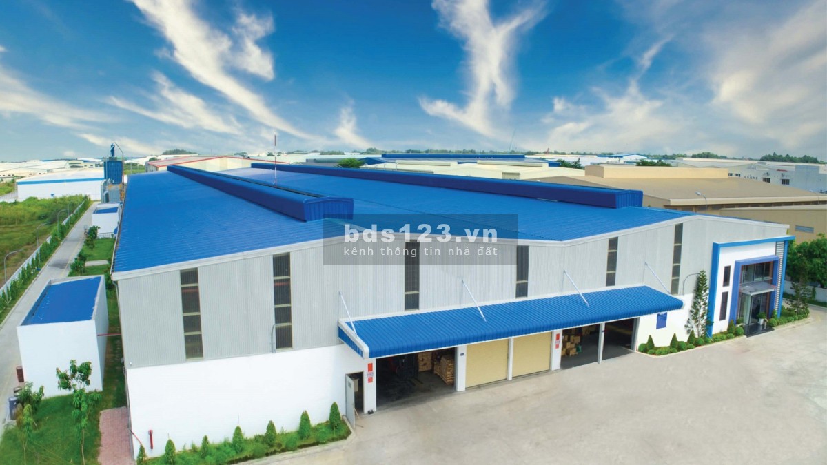 Nhà máy mới xây tổng diện tích 18000m2 (Đầy đủ tiện ích) : Cho thuê hoặc bán
