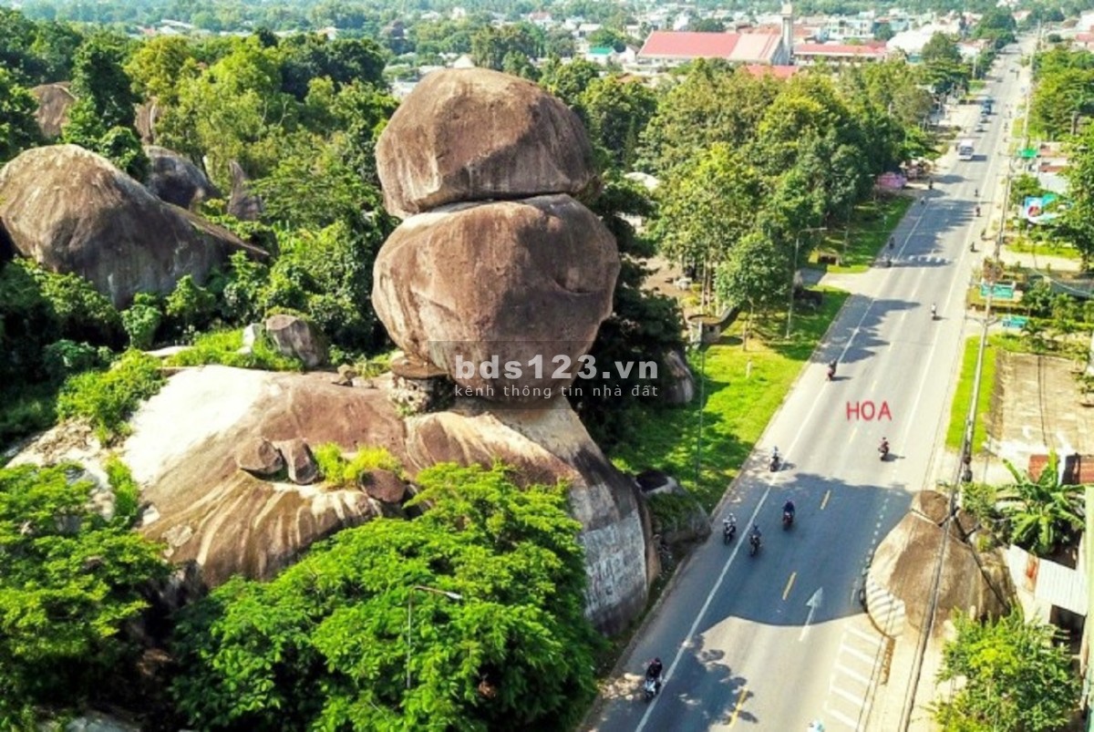 Sang nhượng lô đất gấp 5.000M2 SHR, mặt tiền đường nhựa, sát QL20, giá chỉ từ 1 tỷ 390 triệu