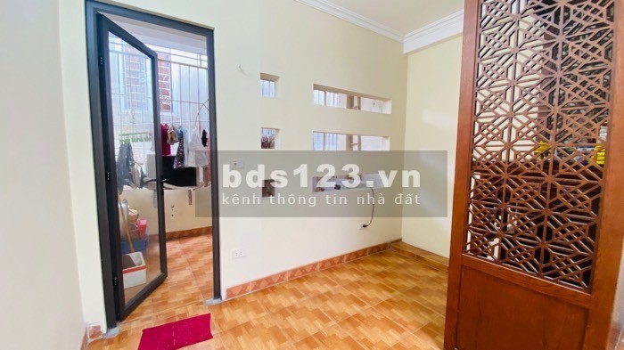 chủ nhà cần bán gấp, 30M2 - 5 Tầng - nhỉnh hơn 3 tỷ - phố Quan Nhân