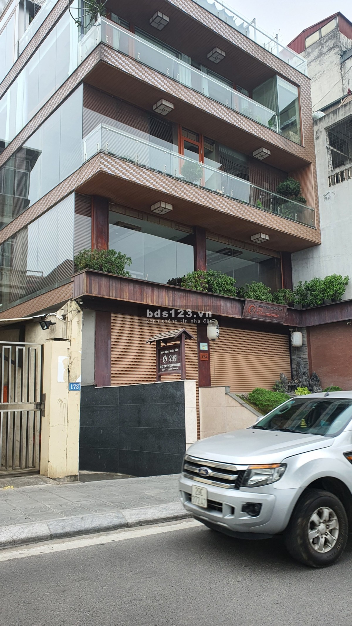 Biệt Thự mặt phố Thuỵ Khuê. 239m, 4T, Mt 11m, 60 Tỷ. Giá cực tốt, KDoanh đa dạng, Xây Toà lý tưởng