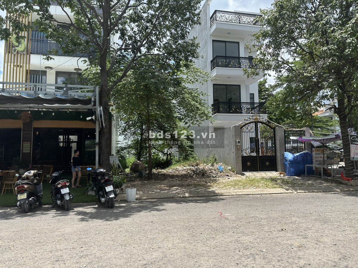 Cần bán 220m² đất TP Thuận An, cách Sài Gòn 3p đi xe, view sông lớn, đường nhựa 8m, gần quốc lộ 13