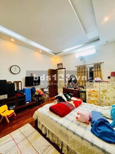 Bán nhà tại Tôn Đức Thắng, Đống Đa, Lô góc, 4 tầng, giá 3.8 tỷ