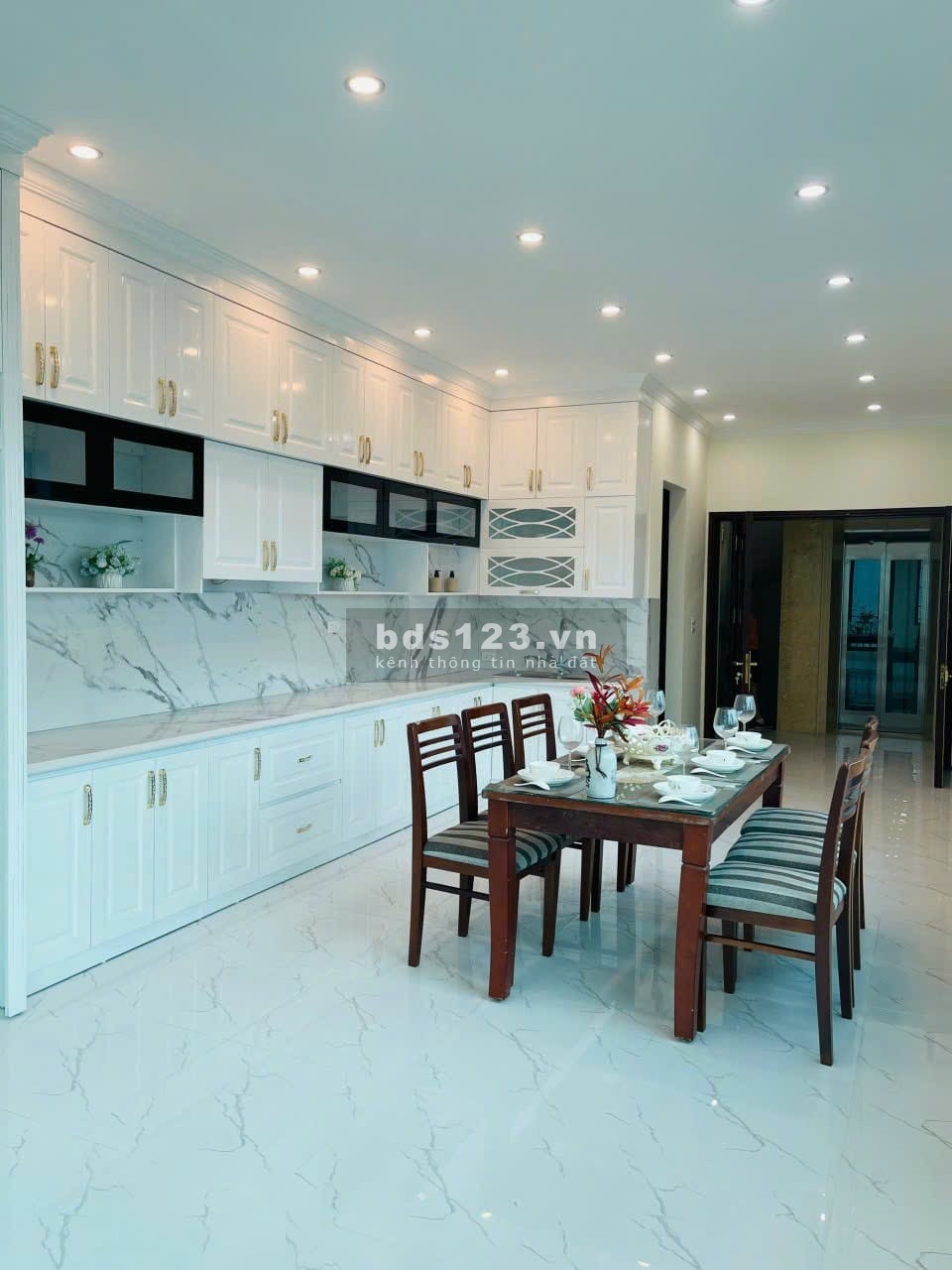SIÊU HOT!!! Bán gấp nhà phân lô quận Cầu Giấy 60m x 9 tầng, 13.5 tỷ