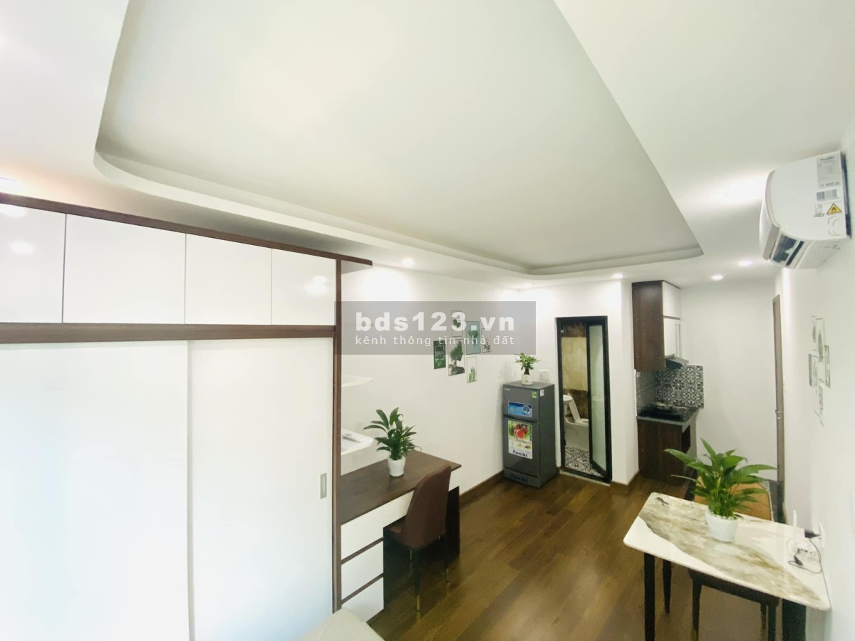 Cần bán ngay nhà Cổ Nhuế, DT 31m² x 2 tầng, giá chỉ 2.8 tỷ, cách 10m ra ôtô, ngõ rộng đẹp.