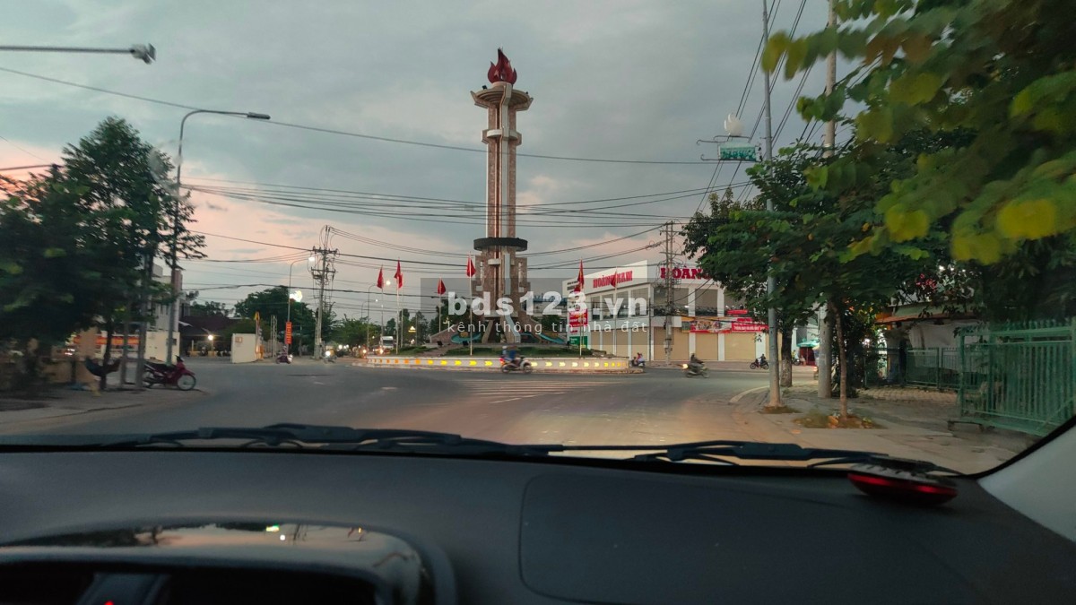 Cần bán đất Châu Thành Tây Ninh 150m2 full thổ mặt tiền đường nhựa