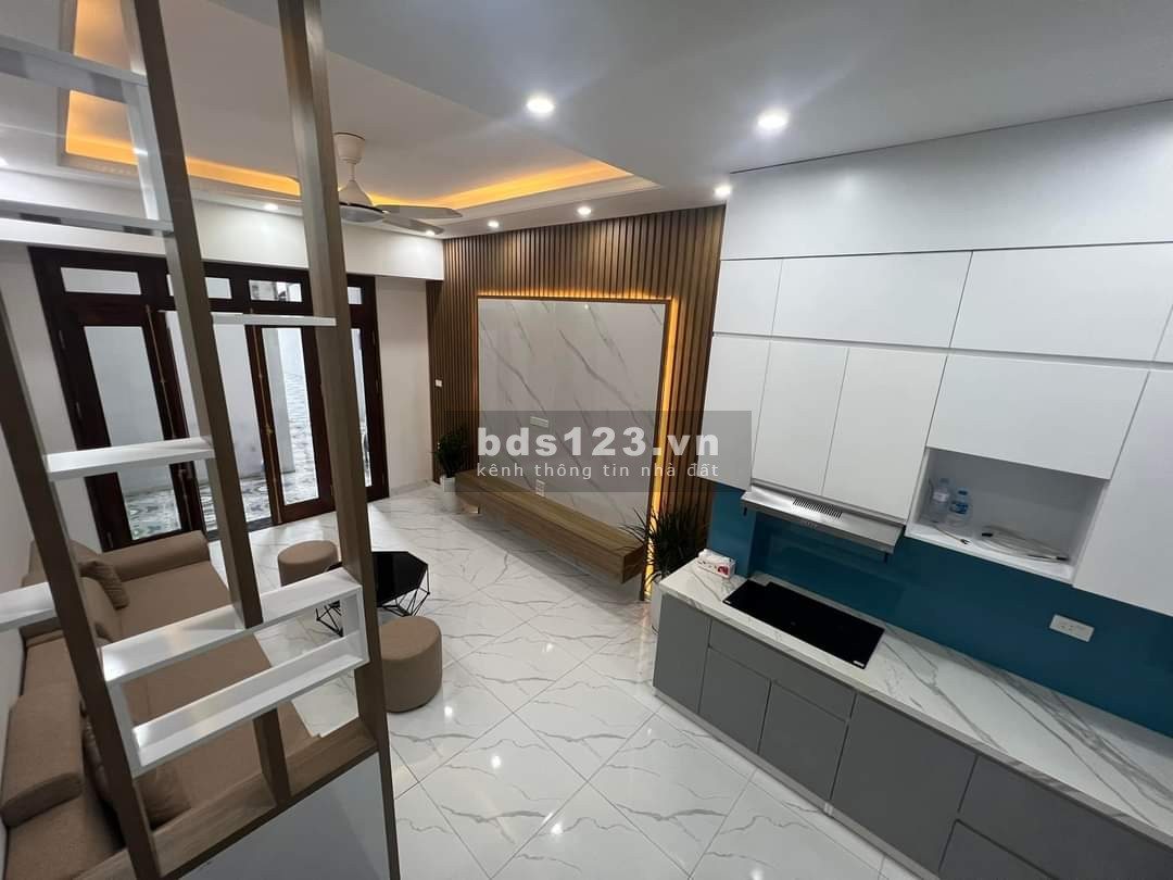 B.Á.N NHÀ #DI TRẠCH DTSD 125M . NGÕ THÔNG LUNG TUNG Ô TÔ ĐỖ CỬA XE 3 NGÁC PHI VÈO VÈO