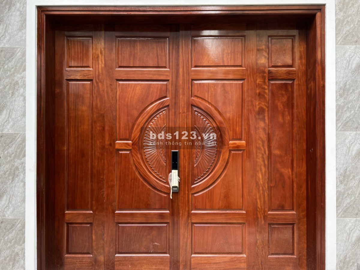 B.Á.N NHÀ #DI TRẠCH DTSD 125M . NGÕ THÔNG LUNG TUNG Ô TÔ ĐỖ CỬA XE 3 NGÁC PHI VÈO VÈO