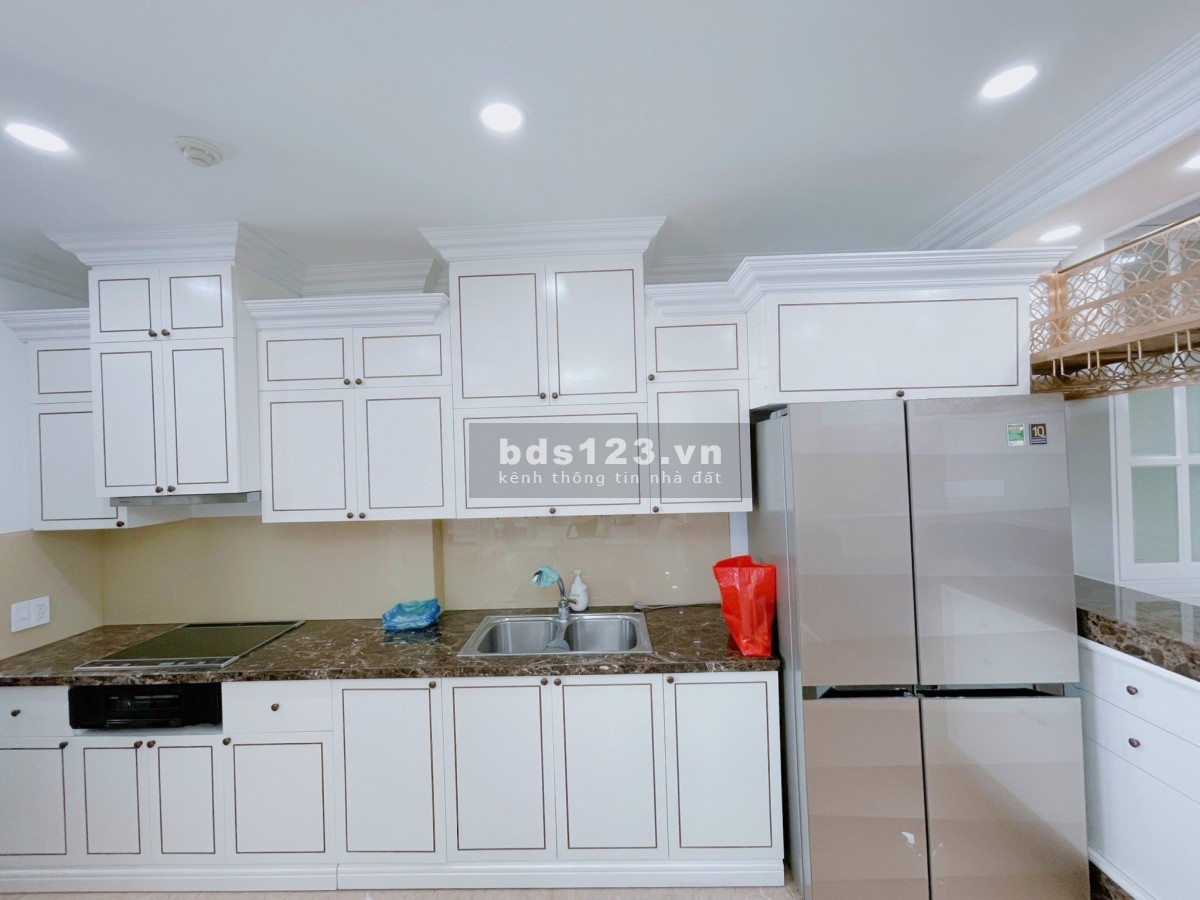 Cho thuê căn hộ chung cư Sunrise Cityview, 3 phòng ngủ, đầy đủ nội thất. Liên hệ: 0983839578.