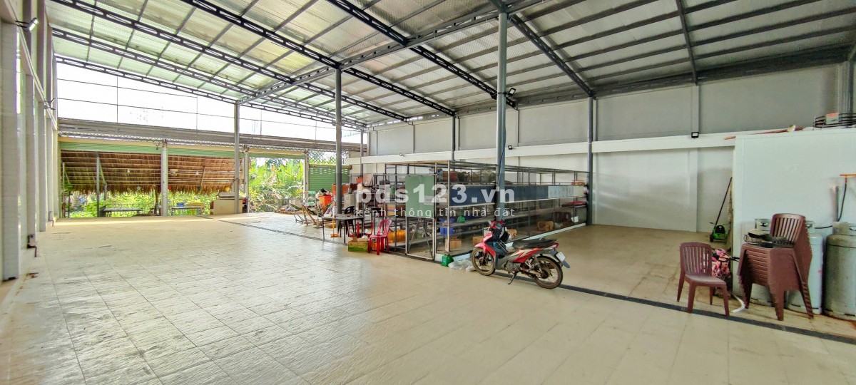 Bán kho xưởng có văn phòng 700m² tại Trần Công Tường