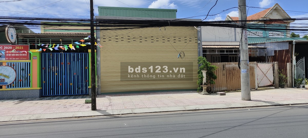 Bán kho xưởng có văn phòng 700m² tại Trần Công Tường