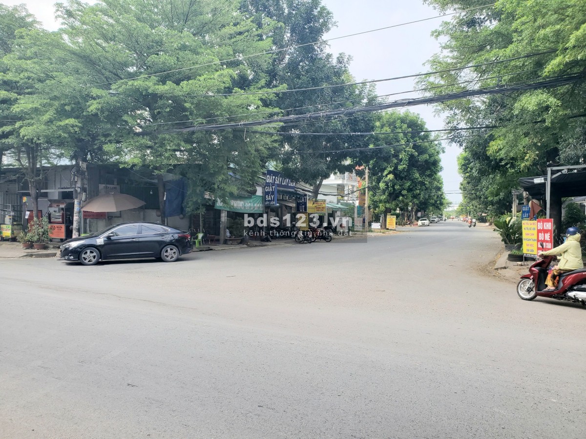 Kho xưởng, mặt bằng kinh doanh 300m2 mặt tiền đường Hoàng Quốc Việt