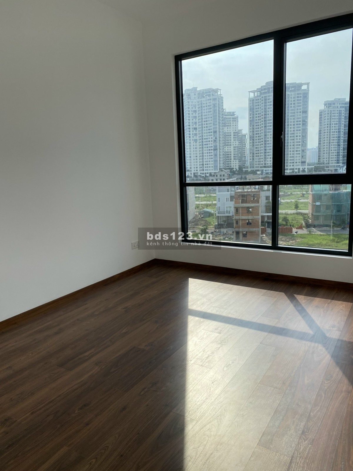 One Verandah cho thuê 2Pn 80m2 nhà cơ bản giá tốt view thoáng mát
