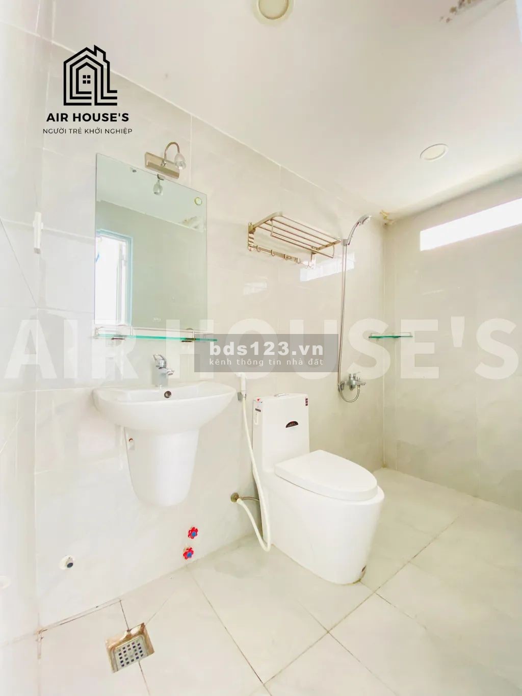 Phòng Studio cửa sổ đón nắng- Toà nhà có thang máy - Lầu 1