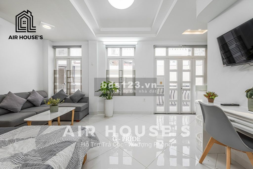 Cho thuê studio ban công thoáng mát 30m2 - Ngay quận 1