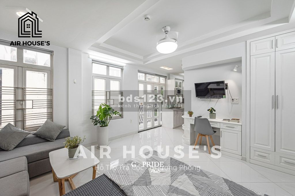 Cho thuê studio ban công thoáng mát 30m2 - Ngay quận 1