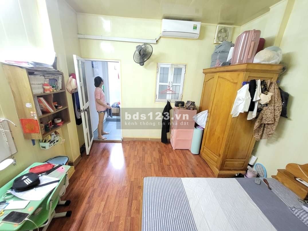 Chủ mót bán ra lộc 300 triệu cho nhà phố Hoàng Mai 50m2 giá còn hơn 4 tỷ